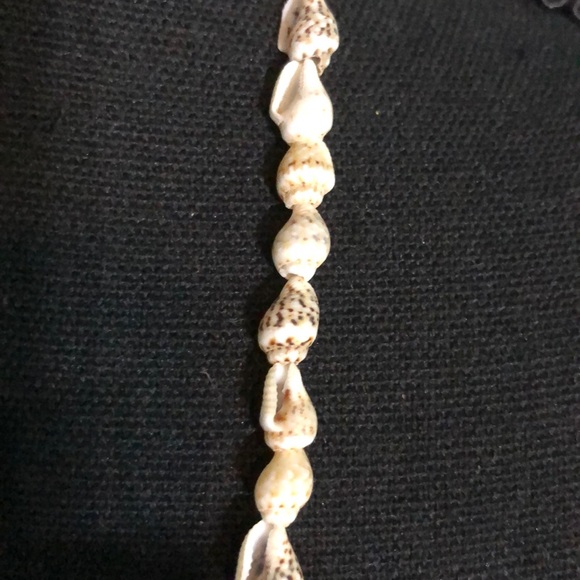 Shell necklace - Picture 3 of 4